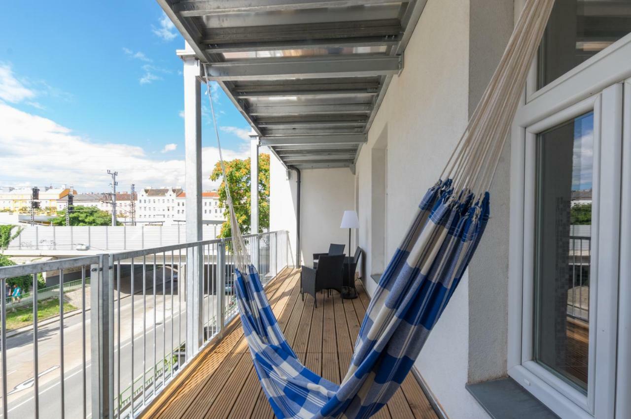 Spacious Apartment In Center With Terrace Wien Exteriör bild